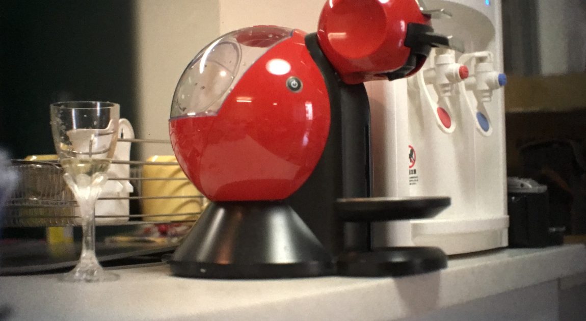 HasselnatsとiphoneSEで撮影した画像(Hasselblad1600F、Kodak Ektar 80mm F2.8)